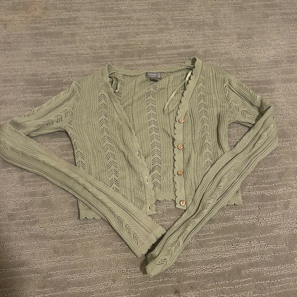 Cupcake (Francesca’s) green cropped cardigan
